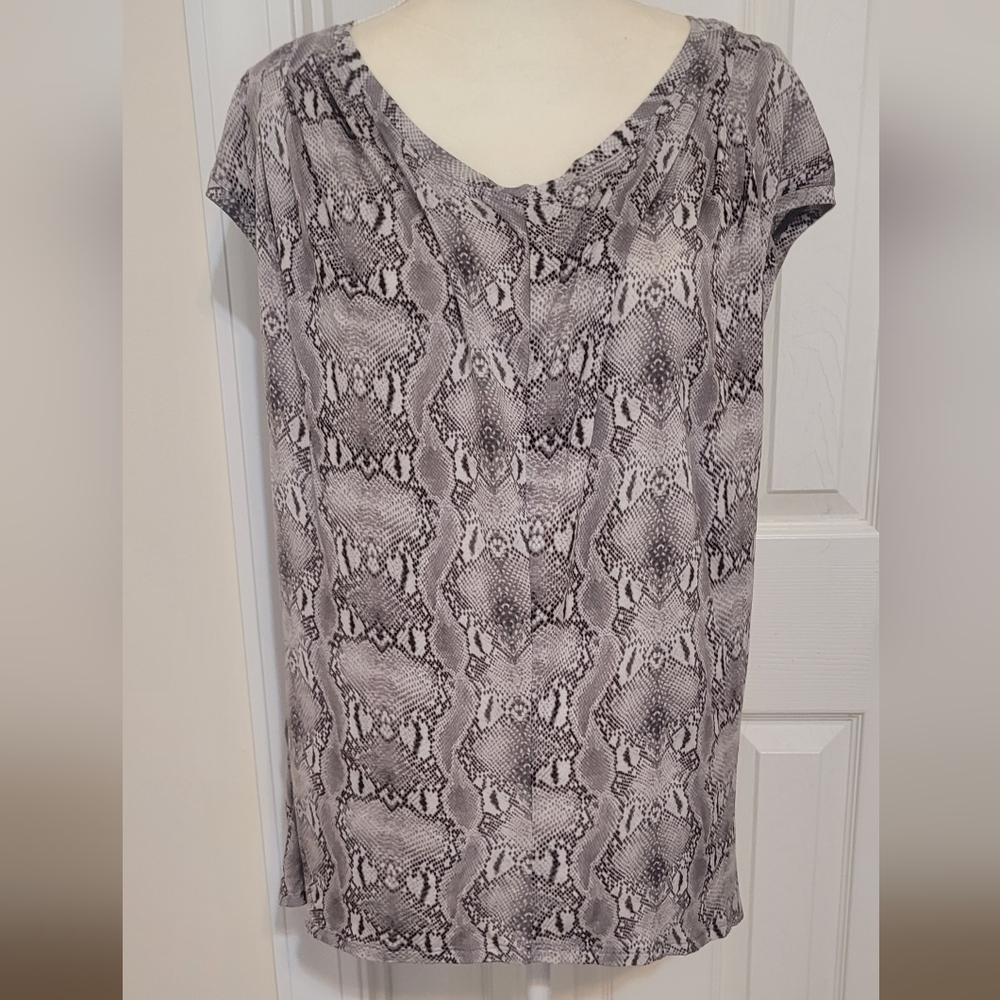 Bcbg snakeskin print top 100%modal (57)